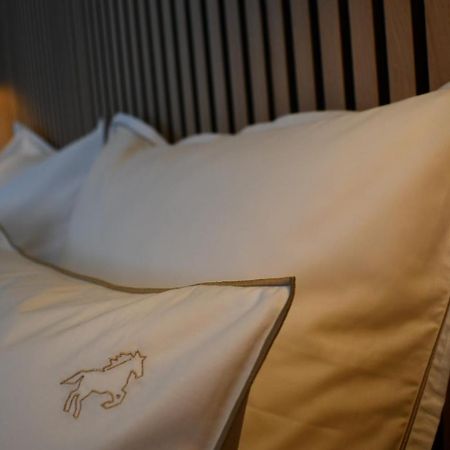 Le Cheval Blanc - Logis Hotel Giffaumont-Champaubert Buitenkant foto