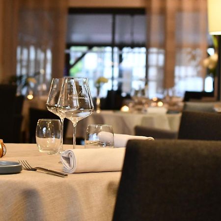 Le Cheval Blanc - Logis Hotel Giffaumont-Champaubert Buitenkant foto