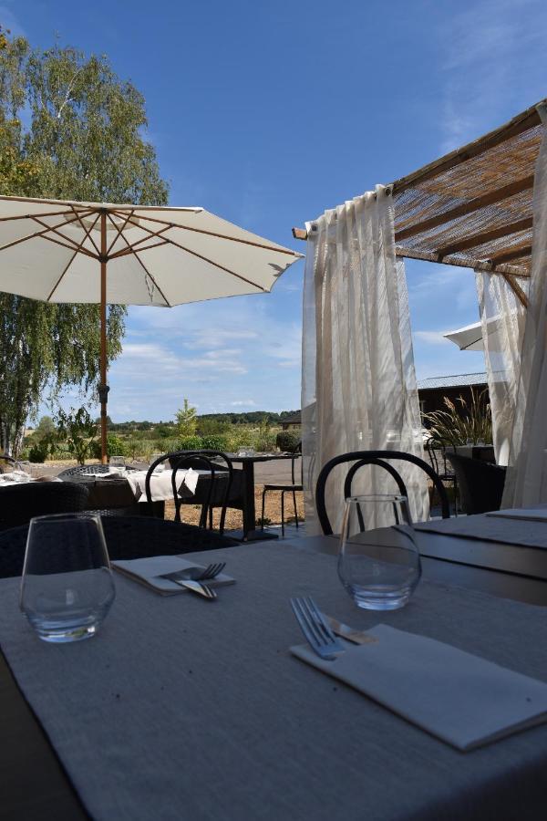 Le Cheval Blanc - Logis Hotel Giffaumont-Champaubert Buitenkant foto