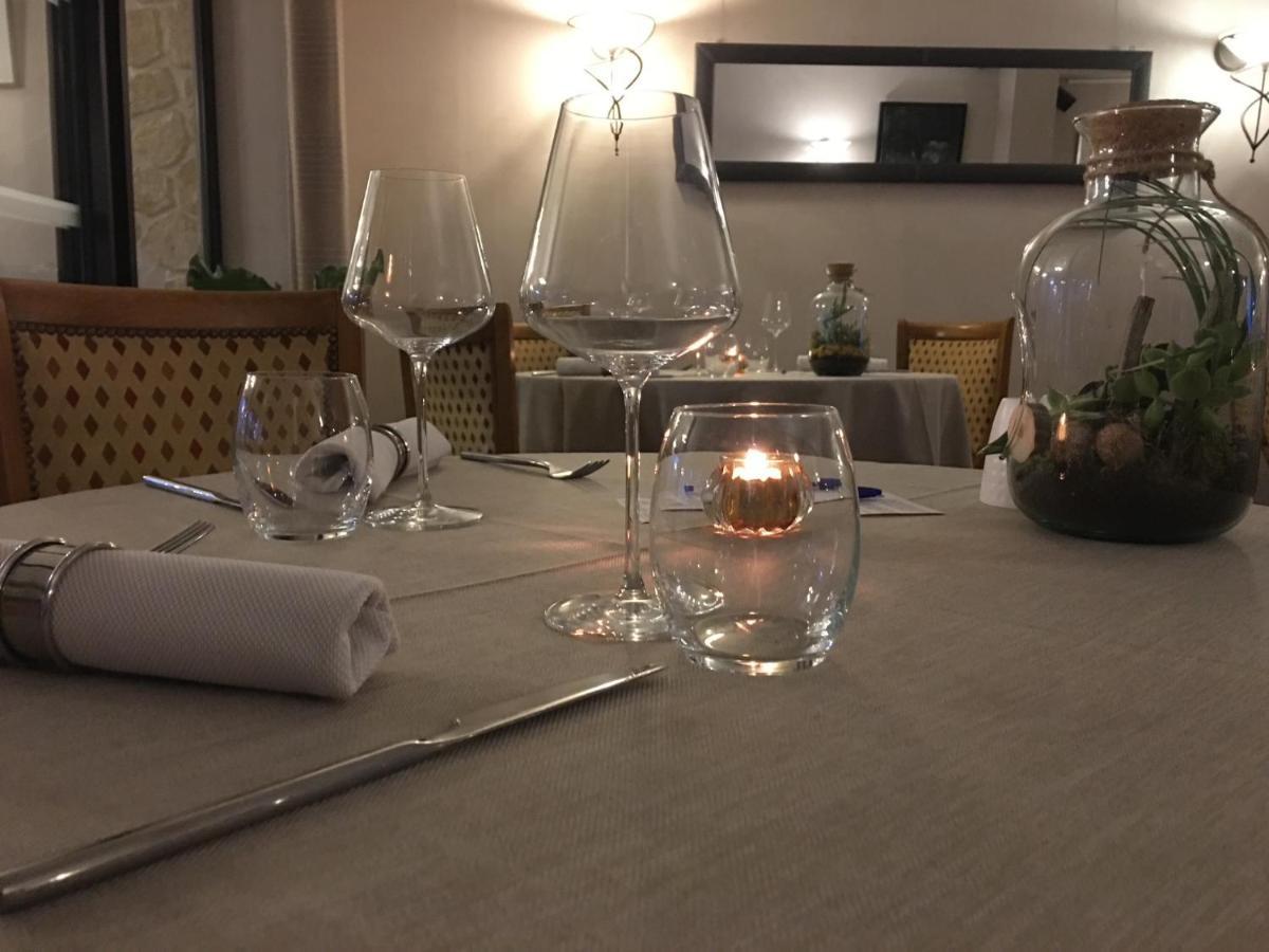 Le Cheval Blanc - Logis Hotel Giffaumont-Champaubert Buitenkant foto