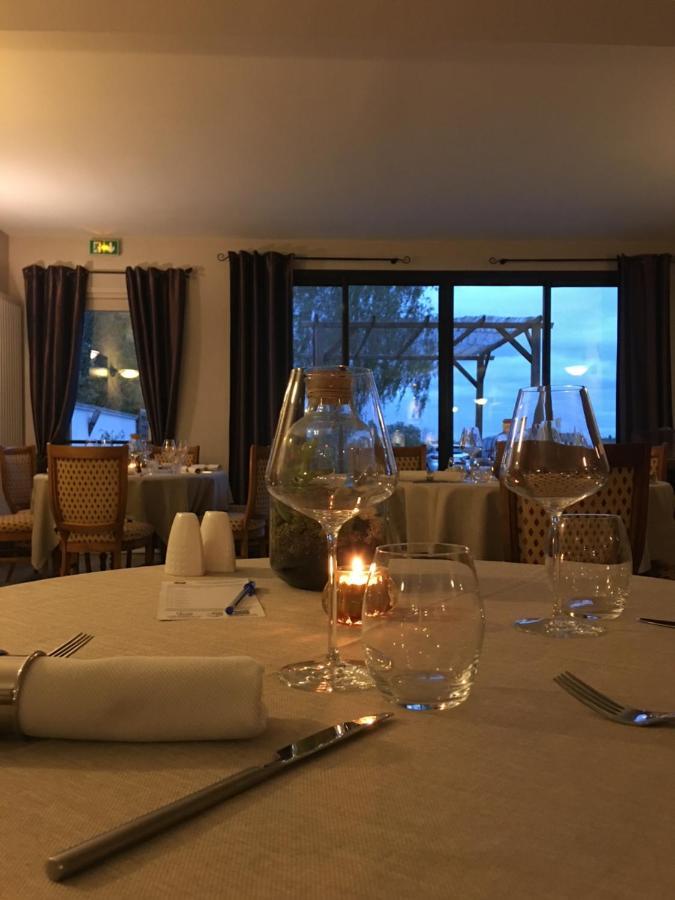 Le Cheval Blanc - Logis Hotel Giffaumont-Champaubert Buitenkant foto