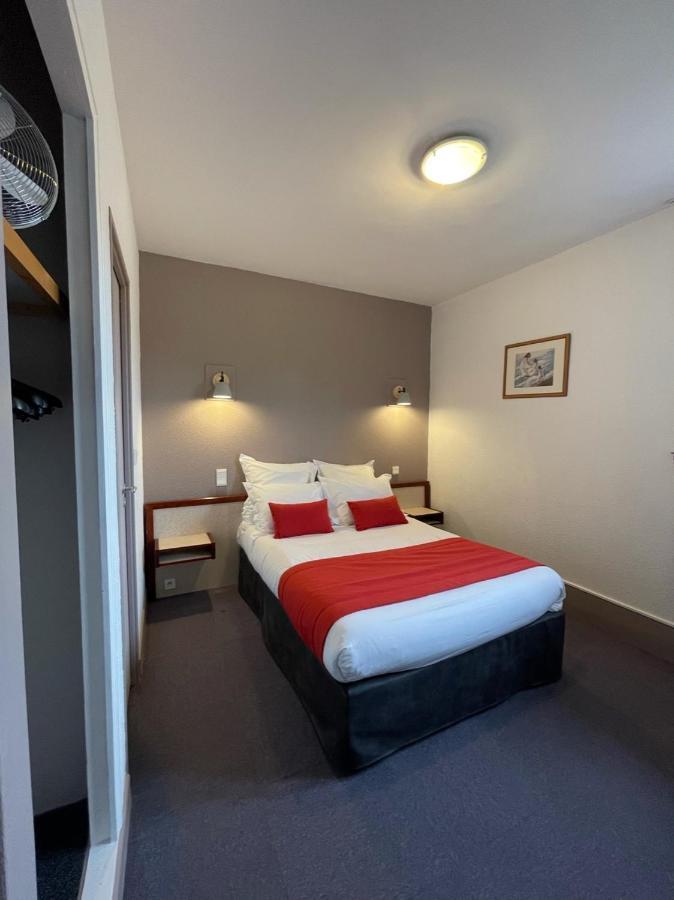 Le Cheval Blanc - Logis Hotel Giffaumont-Champaubert Buitenkant foto