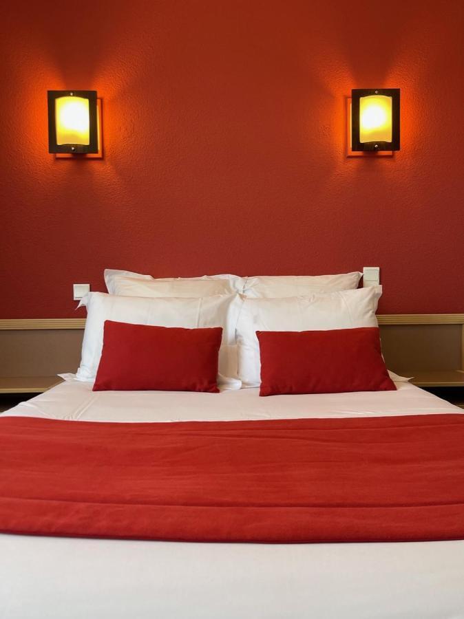 Le Cheval Blanc - Logis Hotel Giffaumont-Champaubert Buitenkant foto